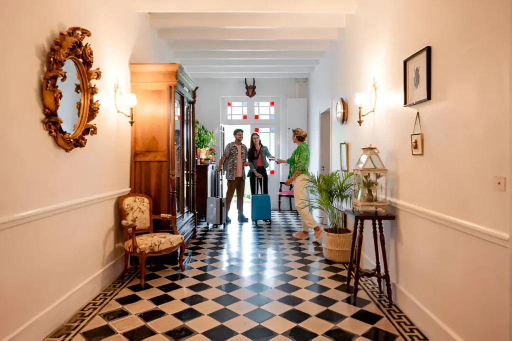 Maximizing Earnings with Professional Airbnb Management